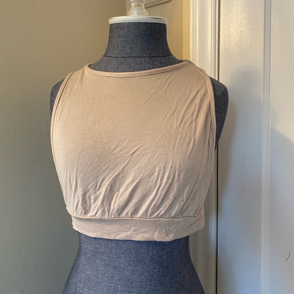 PrettyLittleThing Women’s Cream Cropped Top Size 6 - Picture 6 of 10